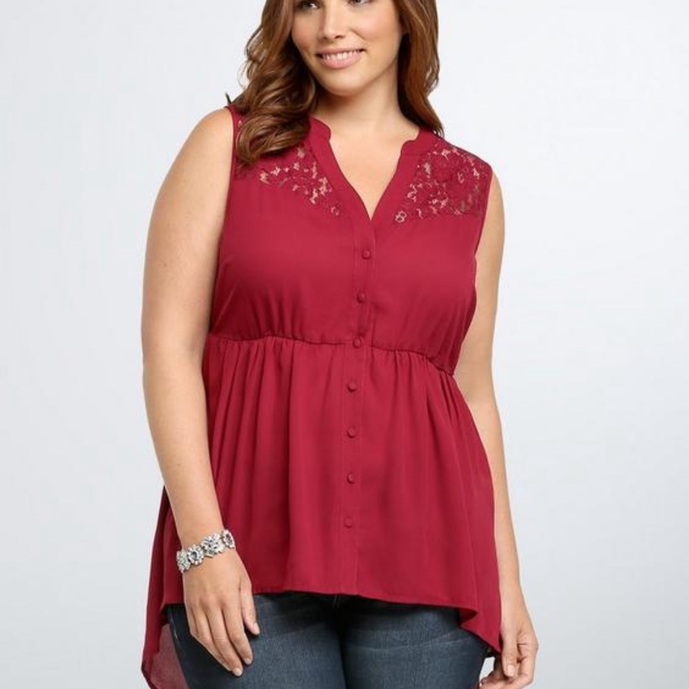 #T347 - NWT Torrid Sleeveless Hi -Low with Lace Inset Top - Red- 2X